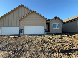 1206 SE Windbreak Drive, Lee's Summit, MO 64081