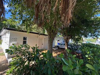 563 NE 65th St 1, Miami, FL 33138