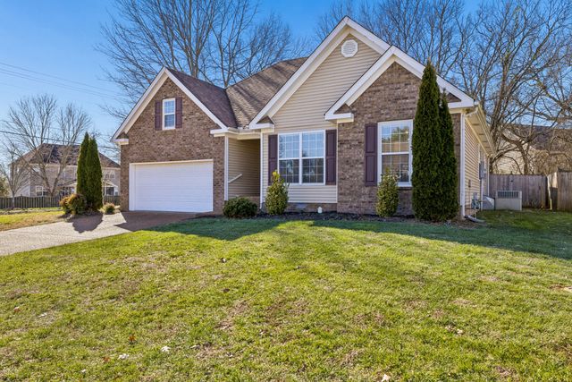 1601 Bryson Cv, Thompsons Station, TN 37179