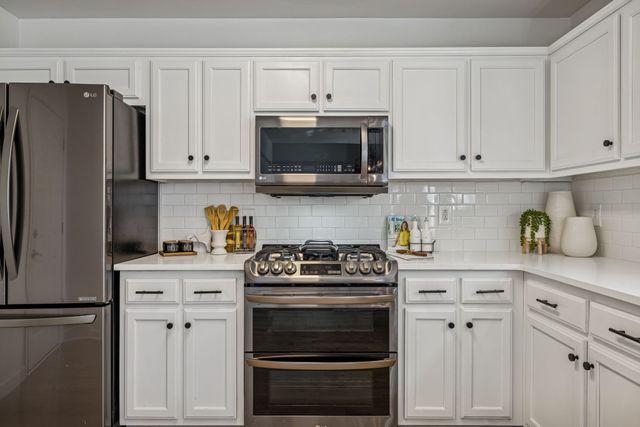 1601 Bryson Cv, Thompsons Station, TN 37179