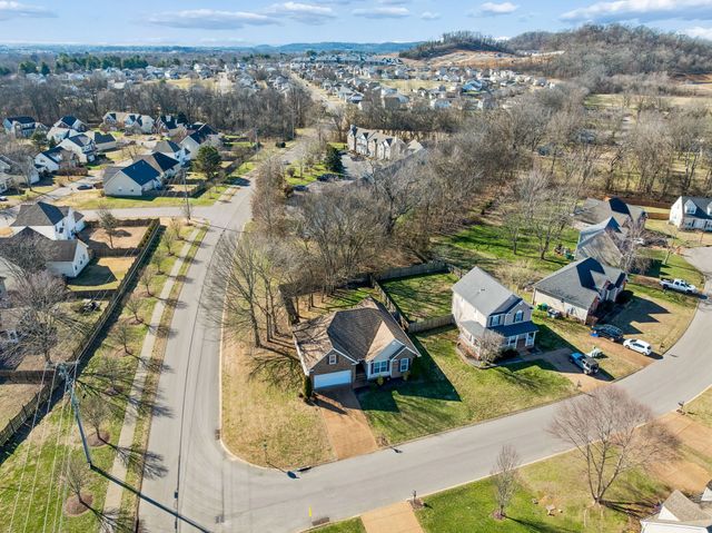 1601 Bryson Cv, Thompsons Station, TN 37179