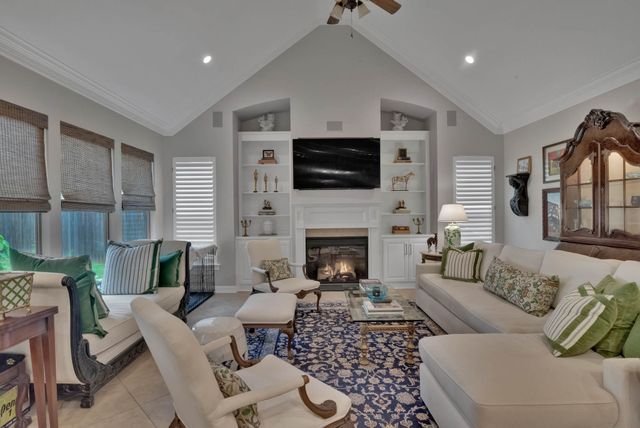 340 Pierremont Road, Shreveport, LA 71106