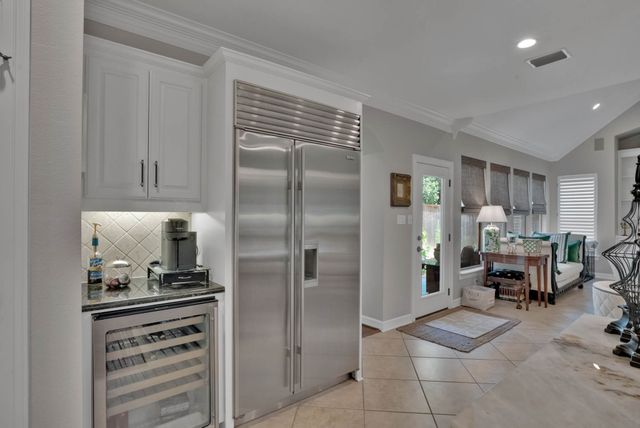 340 Pierremont Road, Shreveport, LA 71106