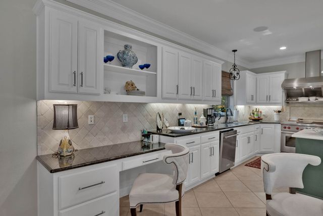 340 Pierremont Road, Shreveport, LA 71106