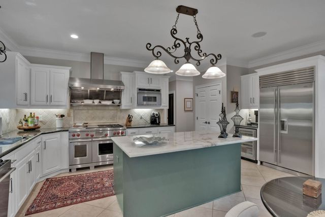 340 Pierremont Road, Shreveport, LA 71106