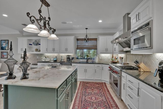 340 Pierremont Road, Shreveport, LA 71106