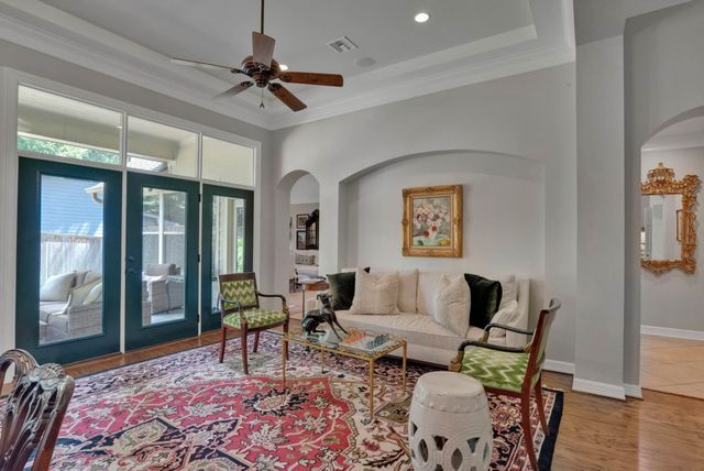 340 Pierremont Road, Shreveport, LA 71106