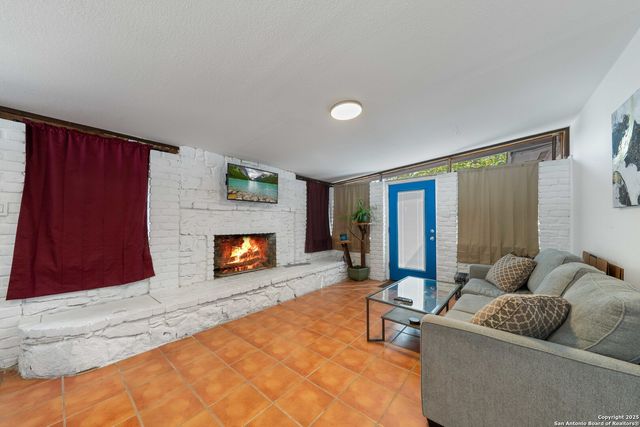 435 Savannah, San Antonio, TX 78213