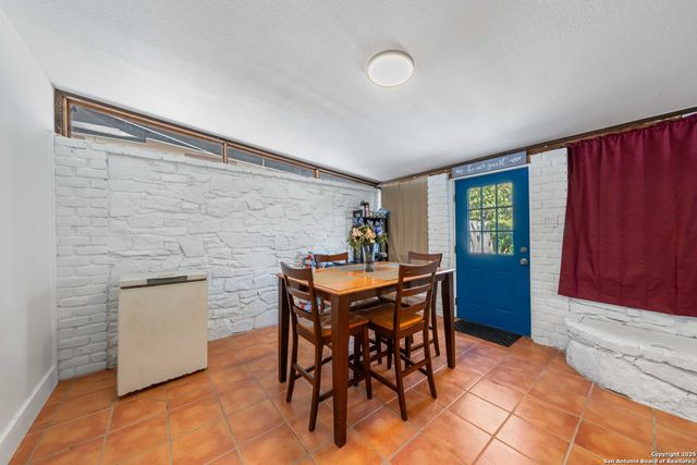 435 Savannah, San Antonio, TX 78213