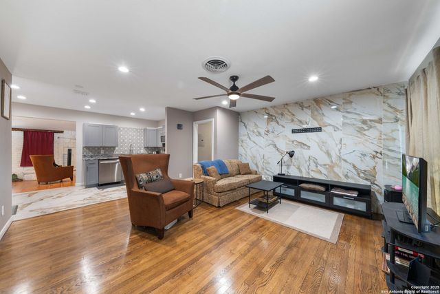 435 Savannah, San Antonio, TX 78213