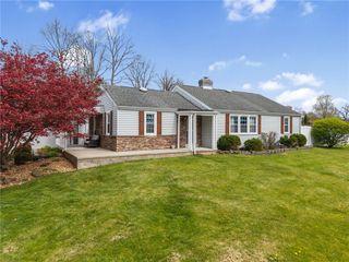 133 Elm Dr, Level Green, PA 15085
