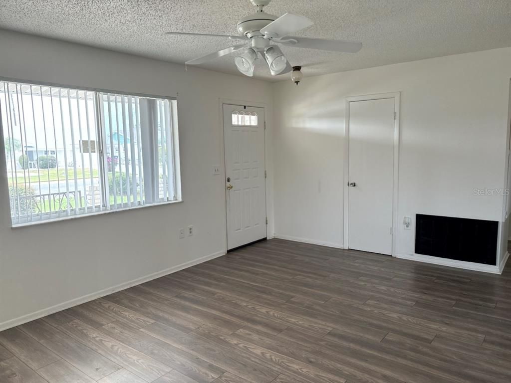 Image 6 of property listing at 1515 DANBURY DRIVE, Sun City Center, FL 33573