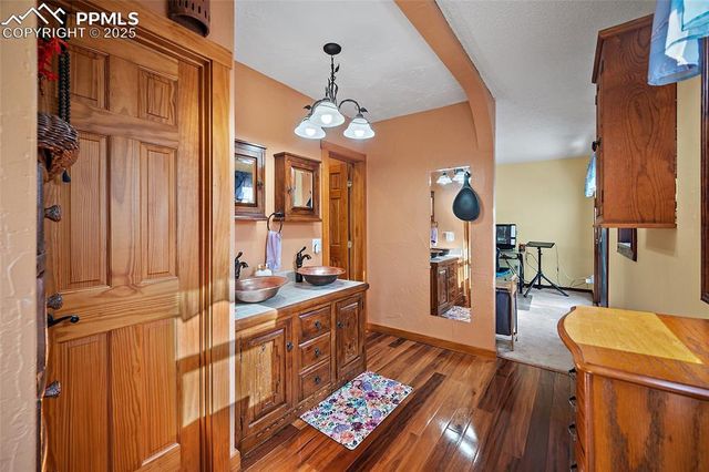 3725 Saints Court, Colorado Springs, CO 80904