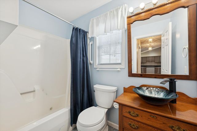 374 Glenallyn Drive, Valparaiso, IN 46383