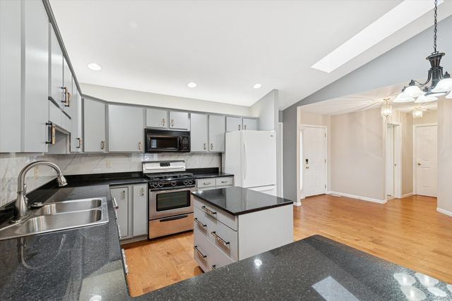 374 Glenallyn Drive, Valparaiso, IN 46383