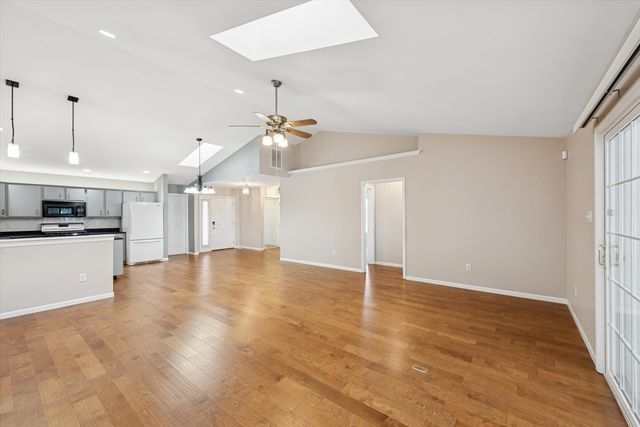 374 Glenallyn Drive, Valparaiso, IN 46383