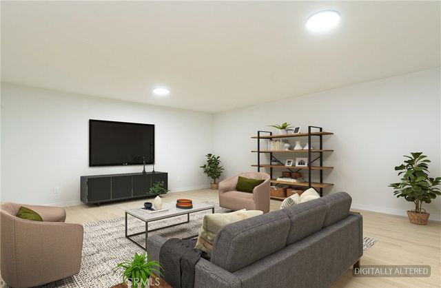 1100 E Tichenor Street, Compton, CA 90221