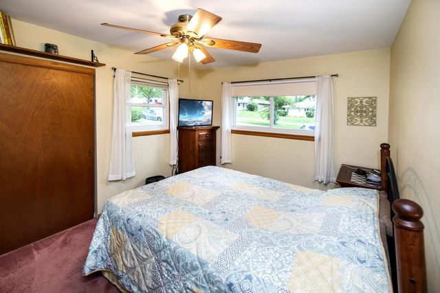 1532 S Grand AVENUE, Waukesha, WI 53189