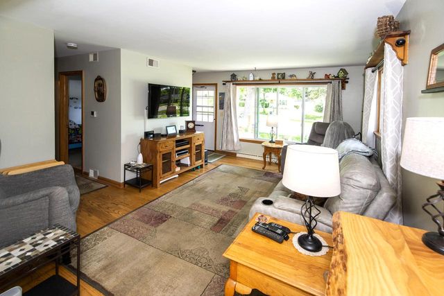 1532 S Grand AVENUE, Waukesha, WI 53189