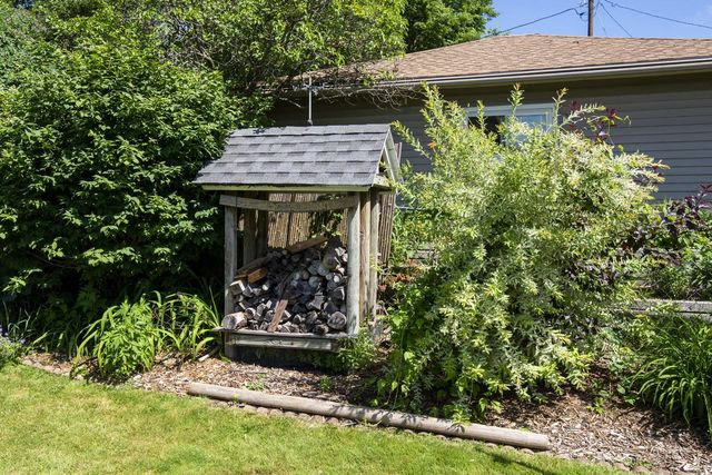 1532 S Grand AVENUE, Waukesha, WI 53189