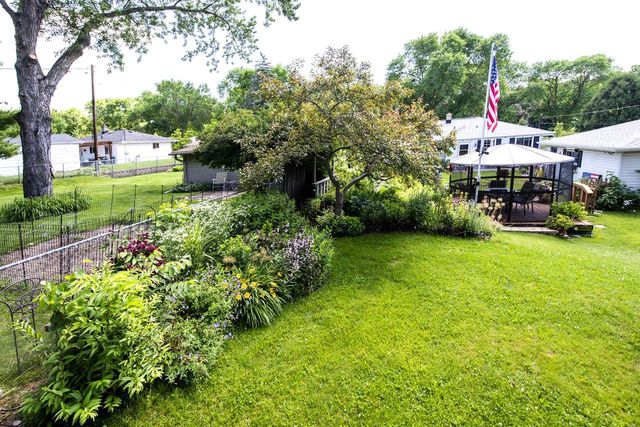1532 S Grand AVENUE, Waukesha, WI 53189
