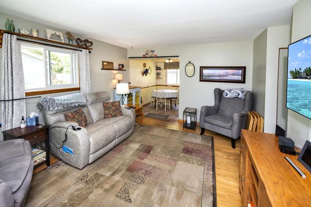 1532 S Grand AVENUE, Waukesha, WI 53189