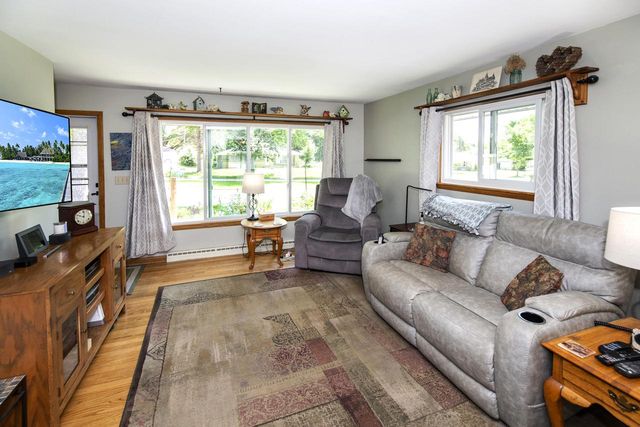 1532 S Grand AVENUE, Waukesha, WI 53189