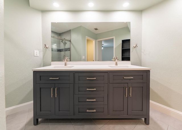 797 Elderwood Lane, Lemoore, CA 93245