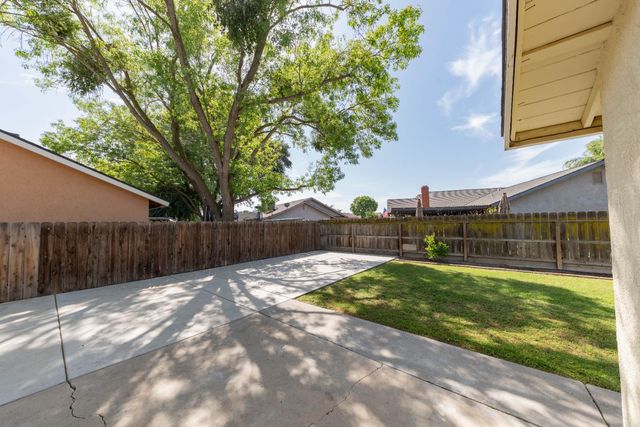 797 Elderwood Lane, Lemoore, CA 93245