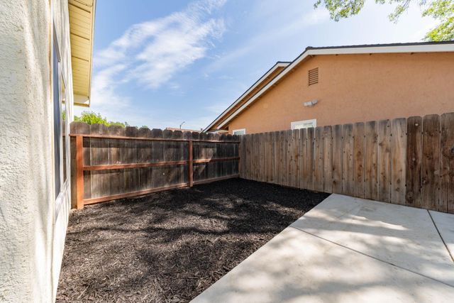 797 Elderwood Lane, Lemoore, CA 93245