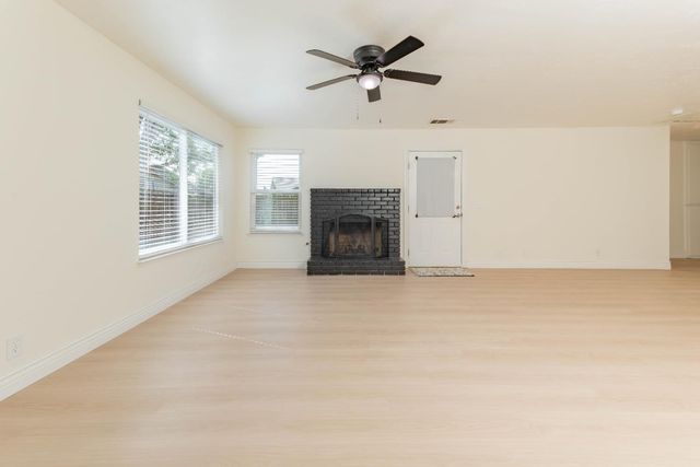 797 Elderwood Lane, Lemoore, CA 93245