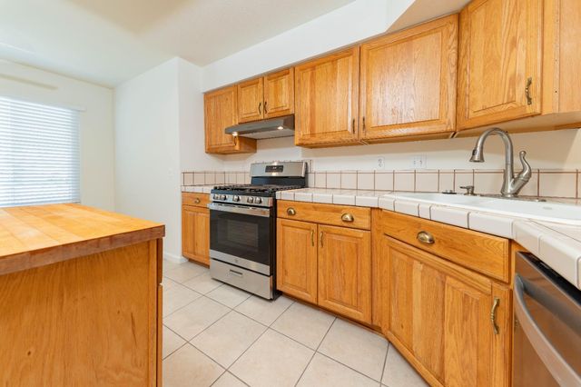 797 Elderwood Lane, Lemoore, CA 93245