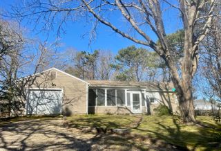 31 Robbins Street, Osterville, MA 02655