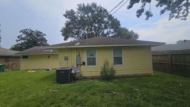 10101 Rebel Road, Houston, TX 77016