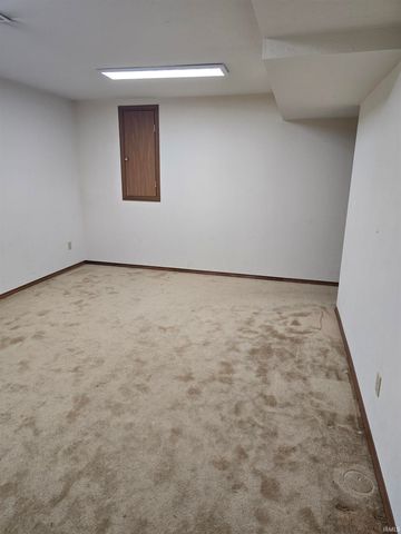 2028 Poppy Court, Mishawaka, IN 46544