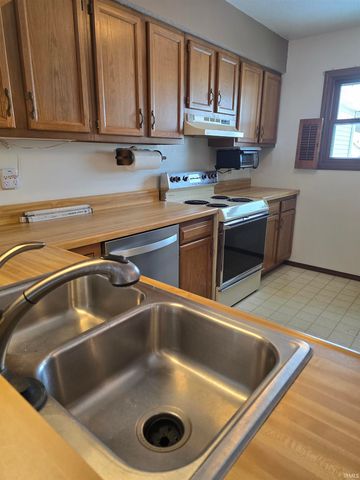 2028 Poppy Court, Mishawaka, IN 46544