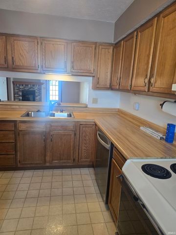 2028 Poppy Court, Mishawaka, IN 46544