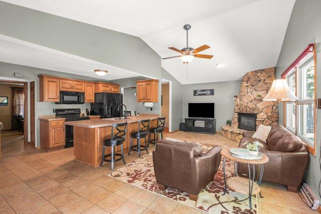 17100 11th Avenue N, Plymouth, MN 55447