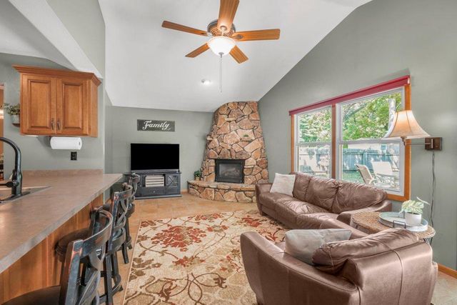 17100 11th Avenue N, Plymouth, MN 55447