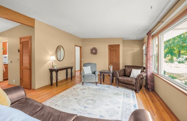 17100 11th Avenue N, Plymouth, MN 55447