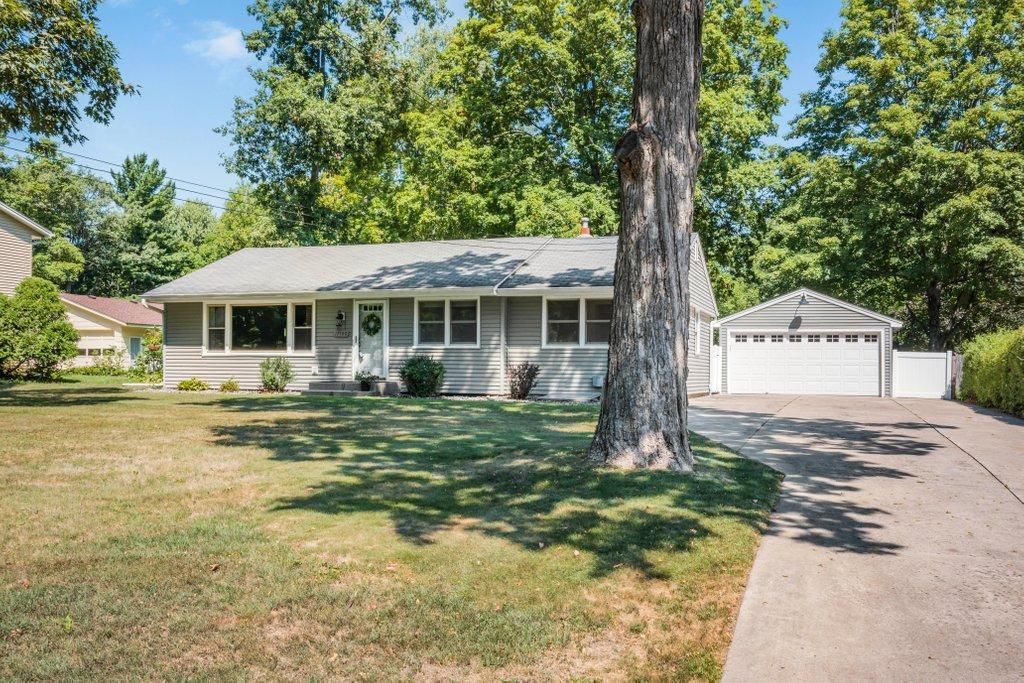 17100 11th Avenue N, Plymouth, MN 55447
