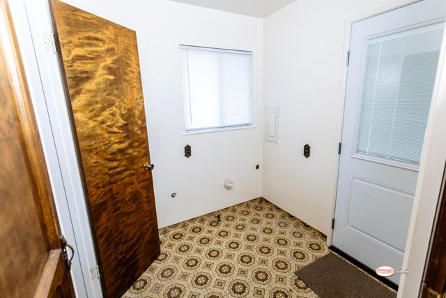 1019 N Manor Drive, Tulare, CA 93274