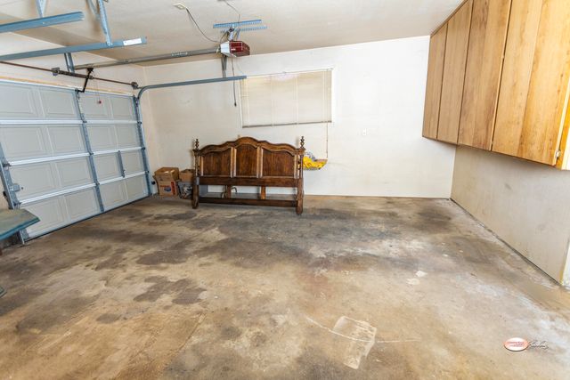 1019 N Manor Drive, Tulare, CA 93274