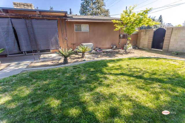 1019 N Manor Drive, Tulare, CA 93274