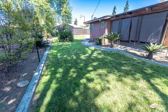 1019 N Manor Drive, Tulare, CA 93274