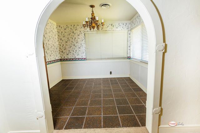 1019 N Manor Drive, Tulare, CA 93274