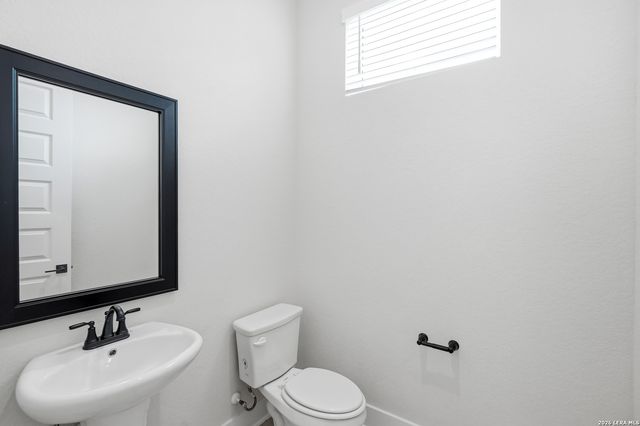 113 Raven Road, Castroville, TX 78009