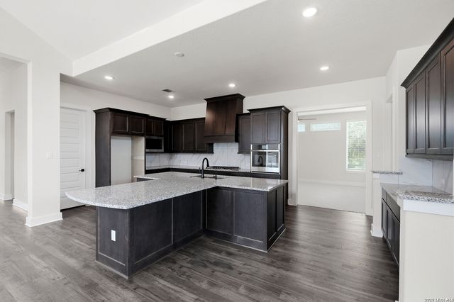 113 Raven Road, Castroville, TX 78009