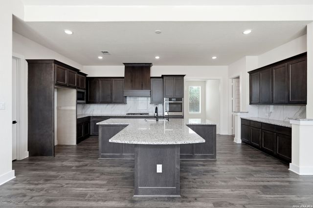 113 Raven Road, Castroville, TX 78009