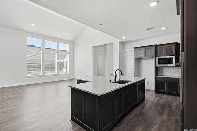 113 Raven Road, Castroville, TX 78009